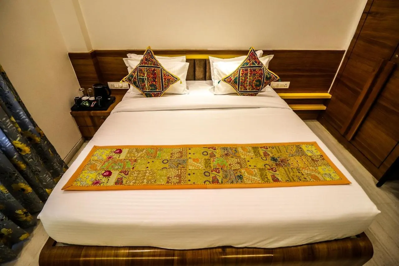 Lavanya Villa With Private Pool Udaipur Inde