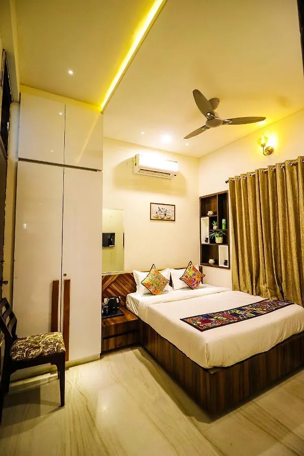 Lavanya Villa With Private Pool Udaipur